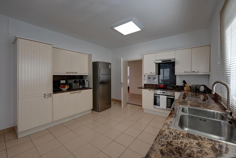 J5 Four Bedroom Villa Holiday Home In Al Wasl For Families Only Dubai Exterior photo